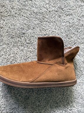 Women’s Suede Slip-On Boot in Brown